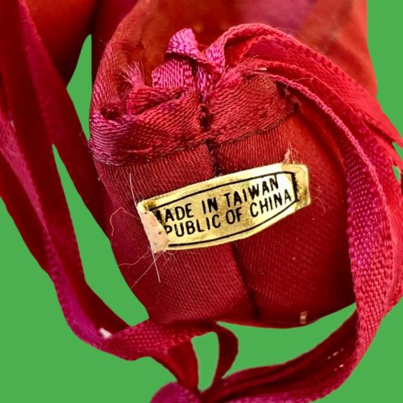 Ballet Slippers Christmas Ornament Ballerina Dancing RED FABRIC Vintage TAIWAN - Picture 4 of 8